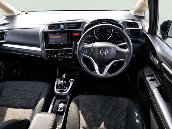 2015 Honda Fit HYBRID F-Package Carousel 5