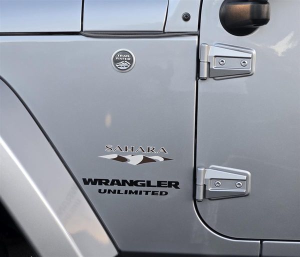 2018 Jeep Wrangler Unlimited Sahara 4x4 !! Cruise Control Carousel 14