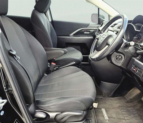 2013 Mazda Premacy 20s Skyactive !! Dual Power Doors Carousel 9