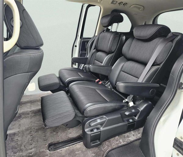 2014 Honda Odyssey ABSOLUTE EX - Captain Seats Carousel 8