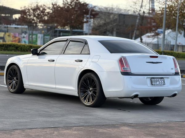 2015 Chrysler 300 **Cruise Control*V6*parking Sensors*Reverse Camera** Carousel 4