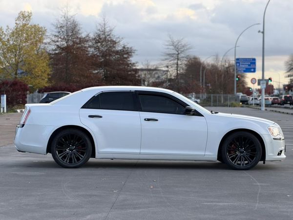2015 Chrysler 300 **Cruise Control*V6*parking Sensors*Reverse Camera** Carousel 7