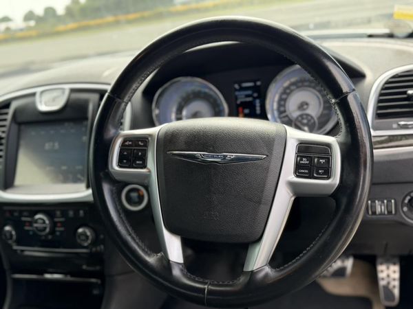 2015 Chrysler 300 **Cruise Control*V6*parking Sensors*Reverse Camera** Carousel 11