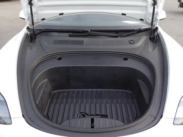 2021 Tesla Model 3 60kWh RWD LFP - Refresh Carousel 6