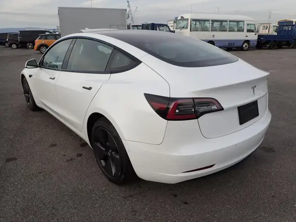 2021 Tesla Model 3 60kWh RWD LFP - Refresh Carousel 3