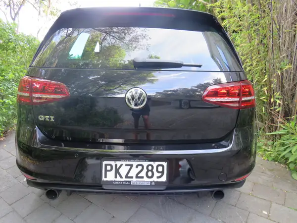 Outstanding VW Golf GTI Carousel 1