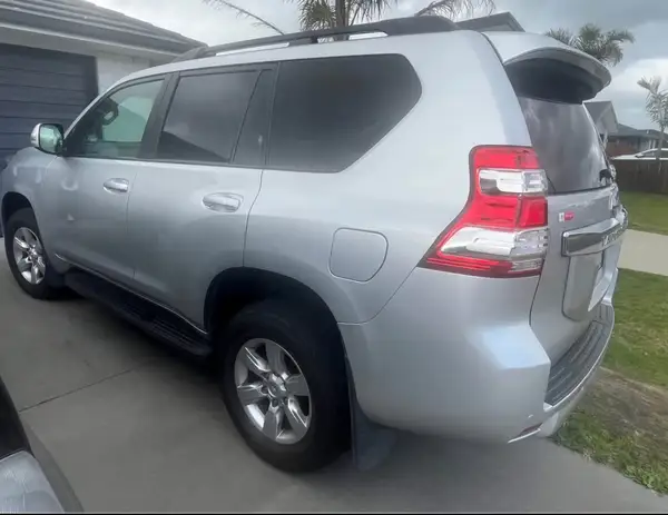 2016 Land Cruiser Prado Carousel 3
