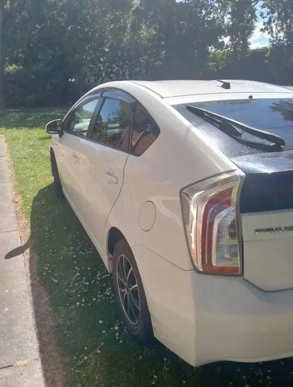 Toyota Prius 2012 Carousel 2