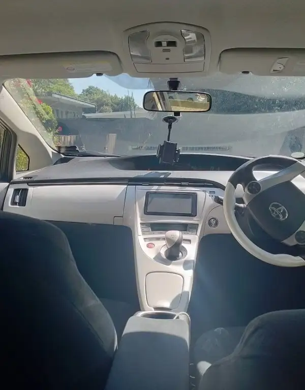 Toyota Prius 2012 Carousel 5