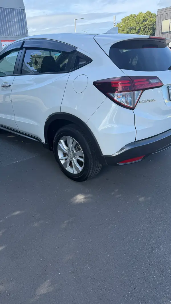 Honda vezel 2014 Z Carousel 3