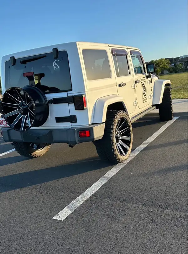 2017 Jeep Wrangler Sahara Carousel 3
