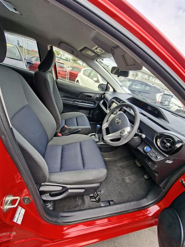 2015 Toyota Aqua HYBRID Carousel 6