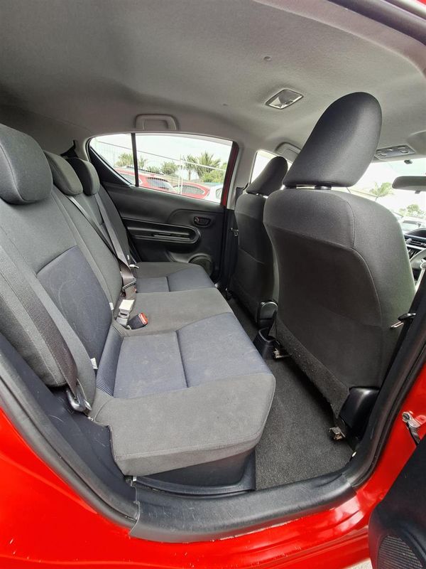 2015 Toyota Aqua HYBRID Carousel 7