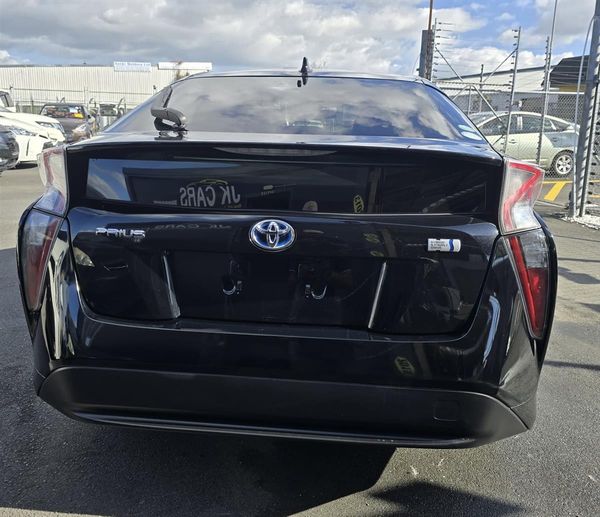 2016 Toyota Prius Hybrid New shape Low km Carousel 4