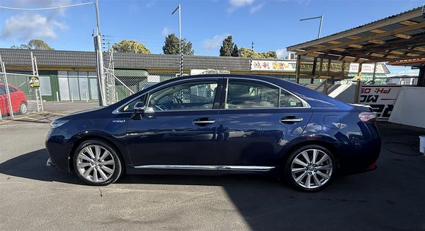 2014 Toyota Sai HYBRID Carousel 4
