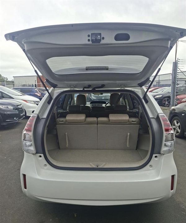 2015 Toyota Prius Alpha G 48000km only 7 seater Carousel 14