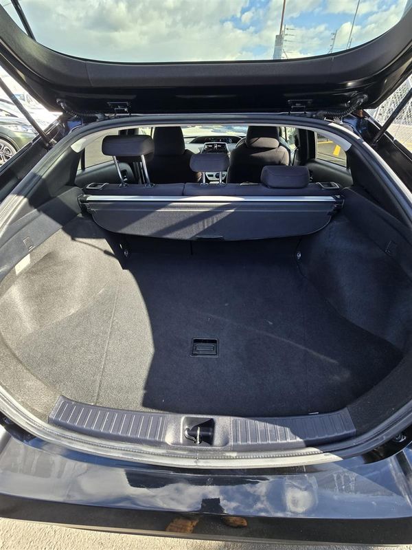 2016 Toyota Prius Hybrid New shape Low km Carousel 10