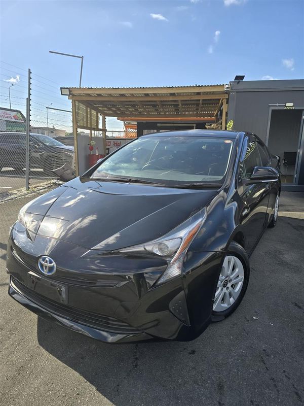 2016 Toyota Prius Hybrid New shape Low km Carousel 1