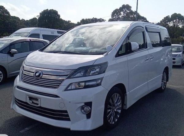2013 Toyota Vellfire Very low km with leather interior Carousel 1