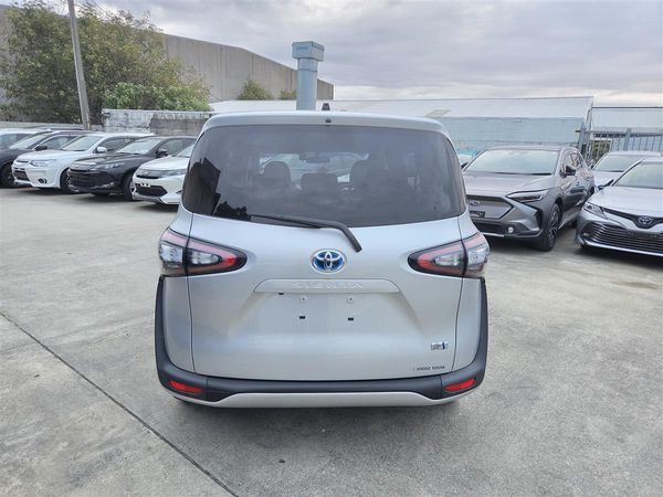 2017 Toyota Sienta Hybrid 1.5G 7 Seats Alloys Keyless Electric Doors Rev Cam Finance Available Carousel 4