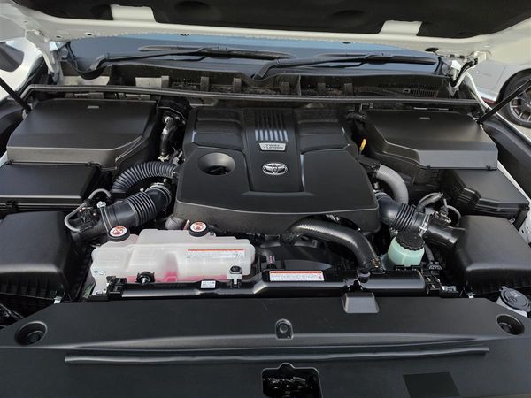 2024 Toyota Land Cruiser 300 GR SPORT 7 Seats 4WD JBL 360 Cam HUD Finance Available Carousel 19