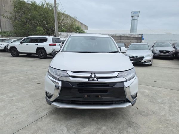 2015 Mitsubishi Outlander 4WD Auto Stop 7 Seater Adaptive Cruise Lane Assist FCM Rev Cam Finance Available Carousel 4