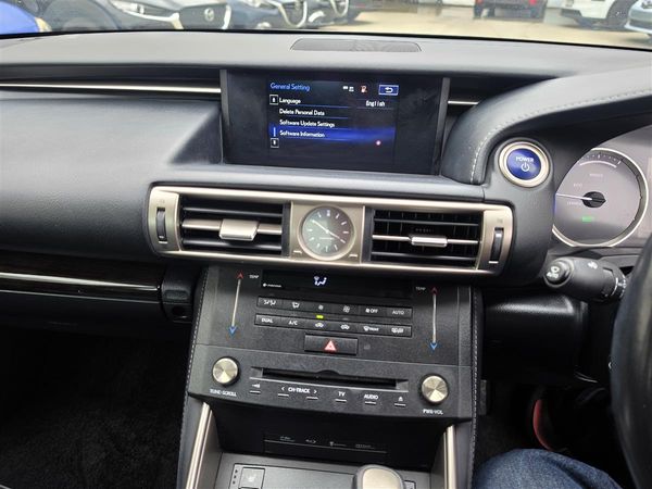 2015 Lexus IS 300h Hybrid SUNROOF Leather Radar Cruise BSM Electric Seat Finance Available Carousel 16