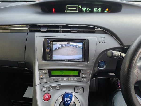 2015 Toyota Prius S Hybrid Keyless Alloys English Stereo/Bluetooth Rev Camera Finance Available Carousel 12