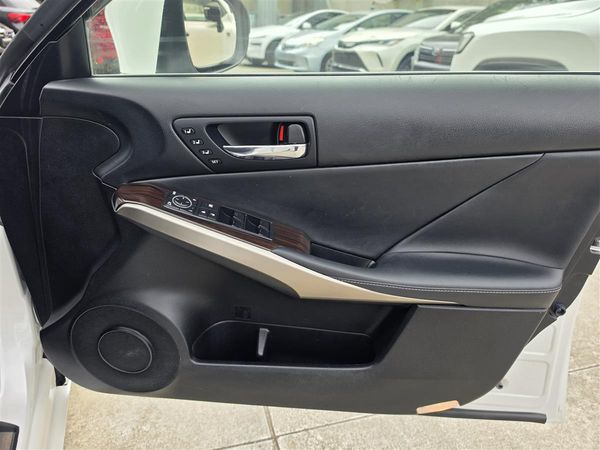 2015 Lexus IS 300h Hybrid SUNROOF Leather Radar Cruise BSM Electric Seat Finance Available Carousel 11