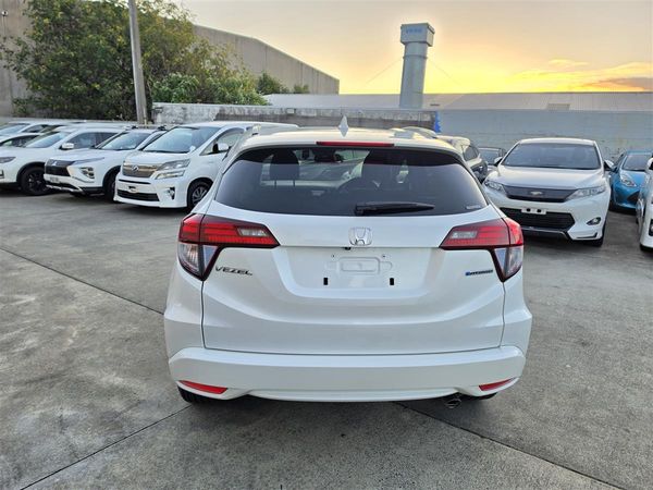 2015 Honda Vezel Hybrid Z Pkg Cruise Leather Alloys Paddle Rev Cam/Bluetooth Finance Available Carousel 5