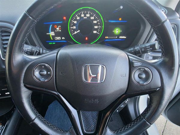 2015 Honda Vezel Hybrid Z Pkg Cruise Leather Alloys Paddle Rev Cam/Bluetooth Finance Available Carousel 10