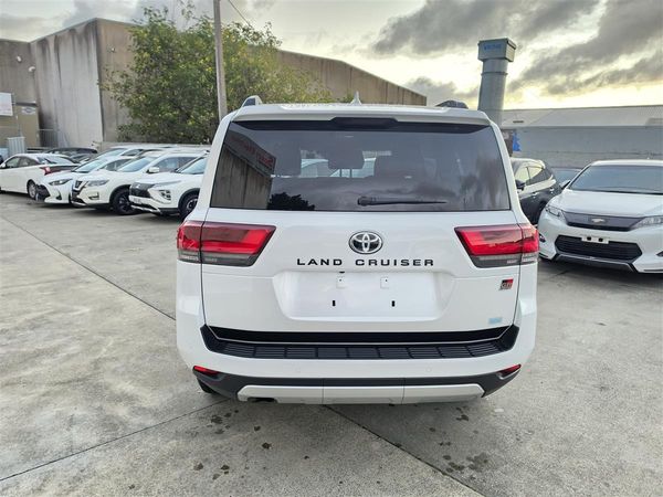 2024 Toyota Land Cruiser 300 GR SPORT 7 Seats 4WD JBL 360 Cam HUD Finance Available Carousel 5