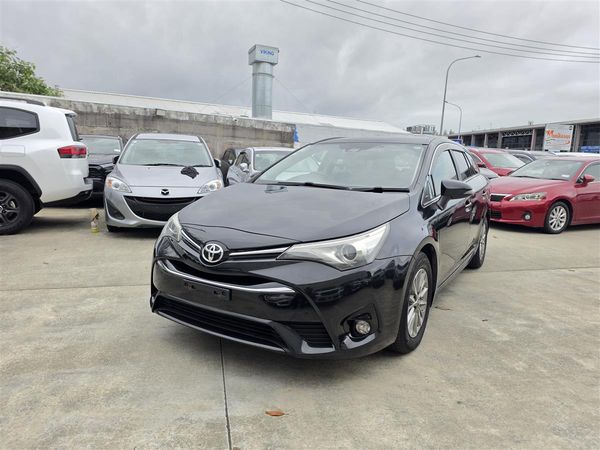 2017 Toyota Avensis 2.0Xi Lane Assist Paddle Alloys Rev Camera/Bluetooth Finance Available Carousel 1