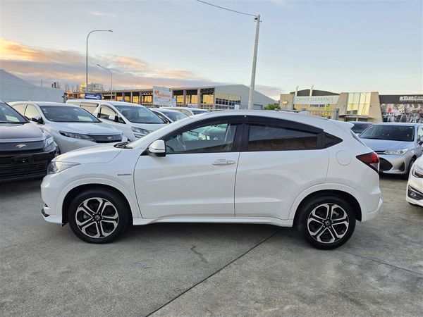 2015 Honda Vezel Hybrid Z Pkg Cruise Leather Alloys Paddle Rev Cam/Bluetooth Finance Available Carousel 4
