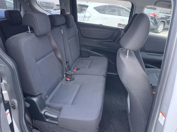 2017 Toyota Sienta Hybrid 1.5G 7 Seats Alloys Keyless Electric Doors Rev Cam Finance Available Carousel 9