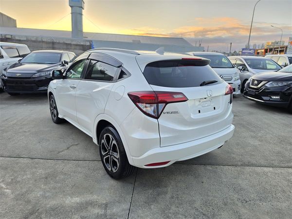 2015 Honda Vezel Hybrid Z Pkg Cruise Leather Alloys Paddle Rev Cam/Bluetooth Finance Available Carousel 13