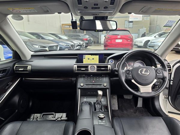 2015 Lexus IS 300h Hybrid SUNROOF Leather Radar Cruise BSM Electric Seat Finance Available Carousel 13
