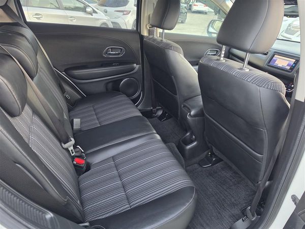 2015 Honda Vezel Hybrid Z Pkg Cruise Leather Alloys Paddle Rev Cam/Bluetooth Finance Available Carousel 8