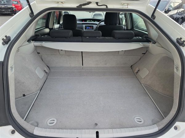 2015 Toyota Prius S Hybrid Keyless Alloys English Stereo/Bluetooth Rev Camera Finance Available Carousel 7