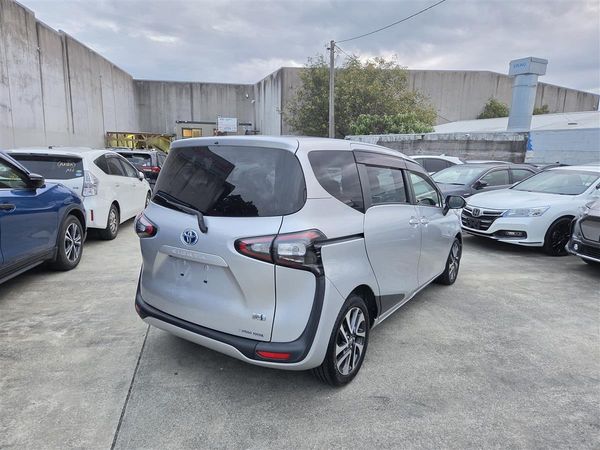 2017 Toyota Sienta Hybrid 1.5G 7 Seats Alloys Keyless Electric Doors Rev Cam Finance Available Carousel 1