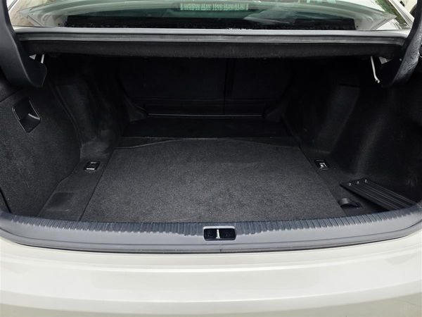 2015 Lexus IS 300h Hybrid SUNROOF Leather Radar Cruise BSM Electric Seat Finance Available Carousel 8
