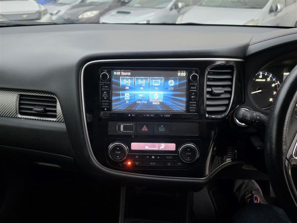 2015 Mitsubishi Outlander 4WD Auto Stop 7 Seater Adaptive Cruise Lane Assist FCM Rev Cam Finance Available Carousel 14