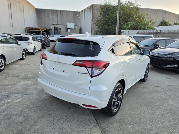 2015 Honda Vezel Hybrid Z Pkg Cruise Leather Alloys Paddle Rev Cam/Bluetooth Finance Available Carousel 1