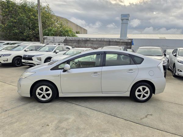 2015 Toyota Prius Hybrid 1.8L Low *32K* Kms Alloys AUX Finance Available Carousel 3