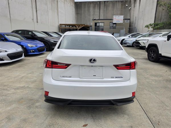 2015 Lexus IS 300h Hybrid SUNROOF Leather Radar Cruise BSM Electric Seat Finance Available Carousel 6