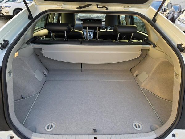 2014 Toyota Prius Hybrid G Half Leather Cruise Electric Seats Rev Cam Bluetooth Finance Available Carousel 4