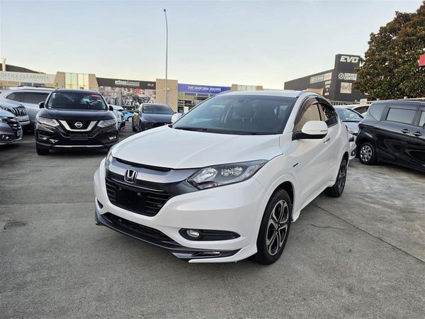 2015 Honda Vezel Hybrid Z Pkg Cruise Leather Alloys Paddle Rev Cam/Bluetooth Finance Available