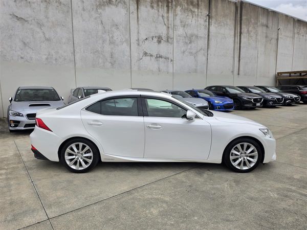 2015 Lexus IS 300h Hybrid SUNROOF Leather Radar Cruise BSM Electric Seat Finance Available Carousel 1