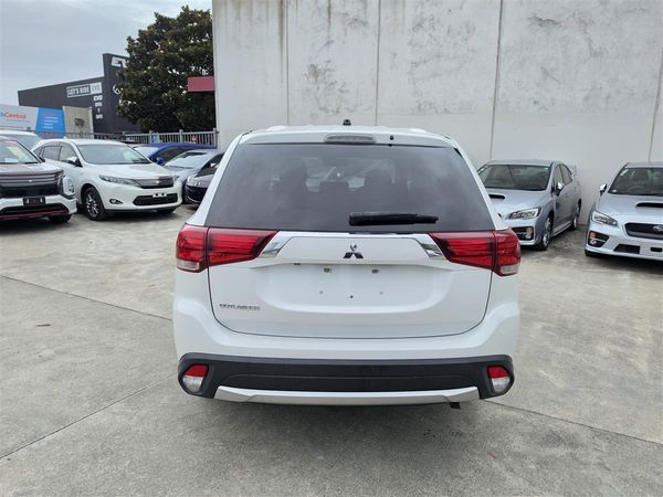 2015 Mitsubishi Outlander 4WD Auto Stop 7 Seater Adaptive Cruise Lane Assist FCM Rev Cam Finance Available Carousel 3