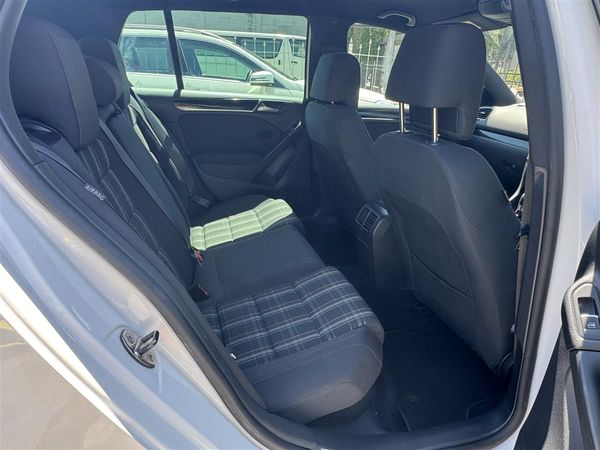 2011 Volkswagen Golf GTI Carousel 9